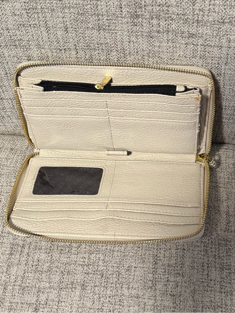 Steve Madden Wallet - Picture 3 of 7